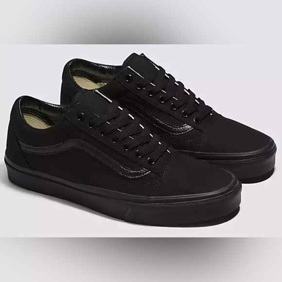 Vans Shoes - Vans Black Old Skool Sneakers NWOT